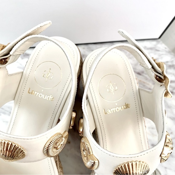 🐚 LARROUDE Rosewood Hotel Madison Espadrille Wedge Sandals Gold Seashell Charms - Picture 11 of 14